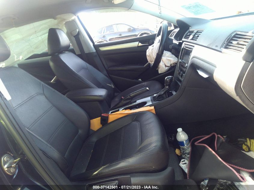 2013 VOLKSWAGEN PASSAT SE W/SUNROOF - 1VWBP7A39DC137624