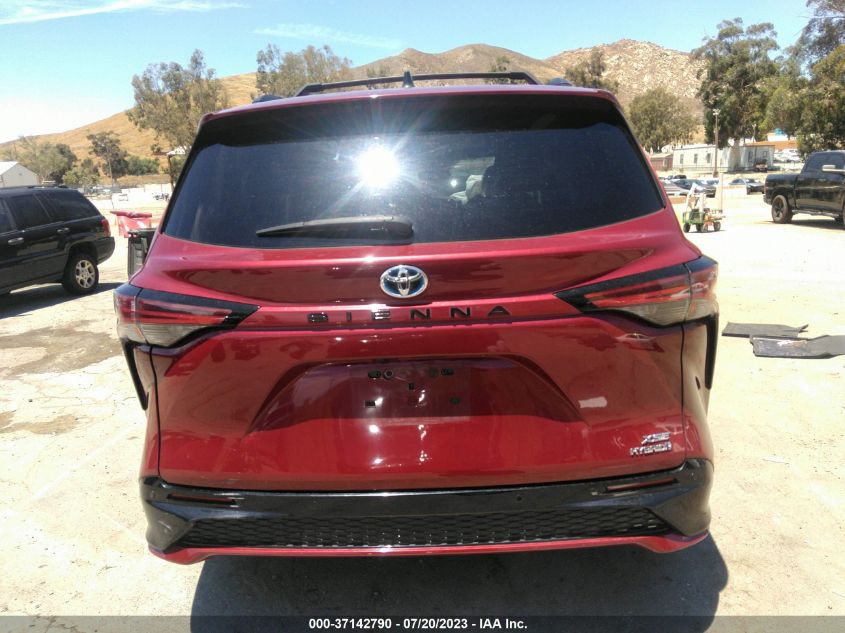 2021 TOYOTA SIENNA XSE - 5TDDRKECXMS021981