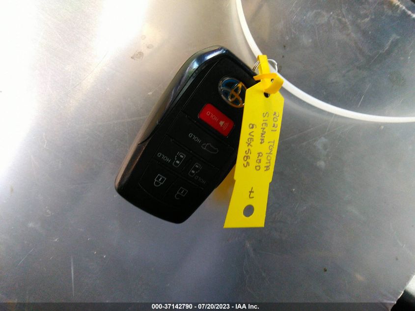 2021 TOYOTA SIENNA XSE - 5TDDRKECXMS021981