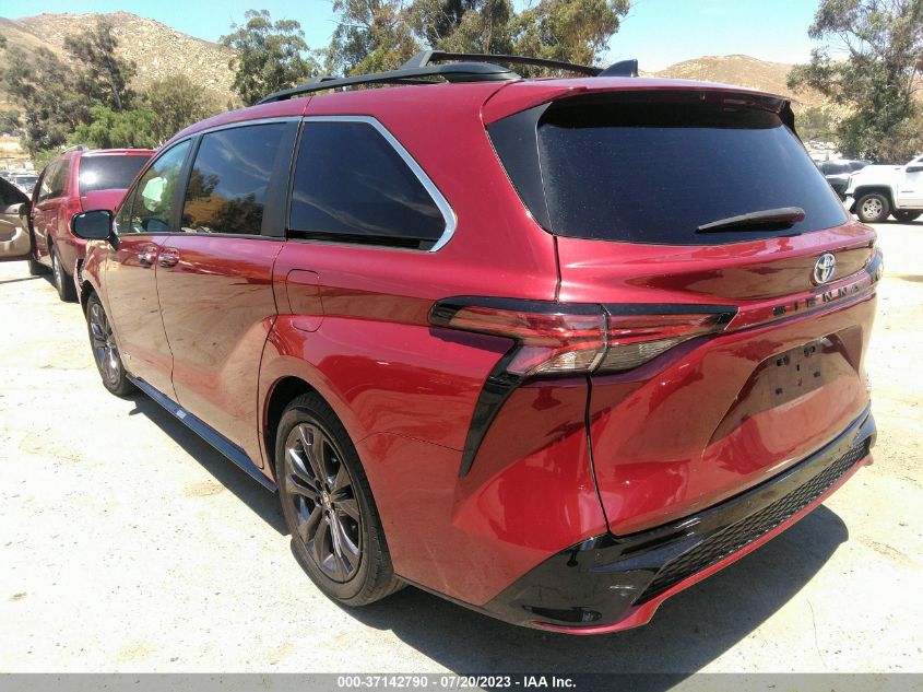 2021 TOYOTA SIENNA XSE - 5TDDRKECXMS021981