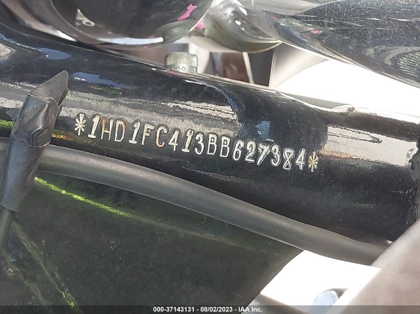 2011 HARLEY-DAVIDSON FLHTCU 1HD1FC413BB627384