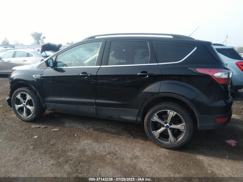 2017 FORD ESCAPE SE - 1FMCU9GD9HUA49423