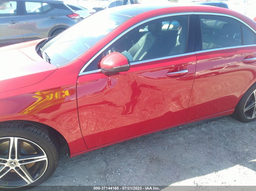 2019 MERCEDES-BENZ A-CLASS A 220 WDD3G4FB7KW022799
