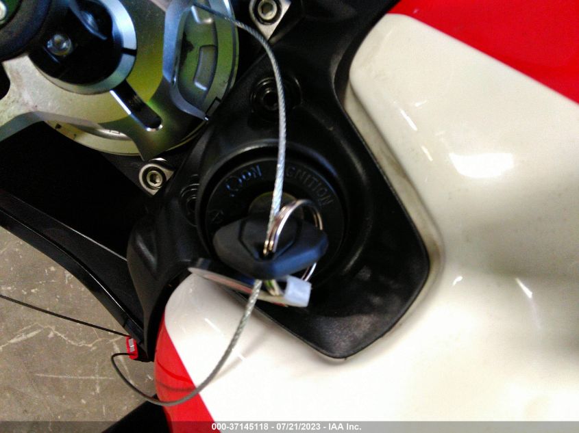 2022 DUCATI PANIGALE V2 ZDMHAATW5NB008309