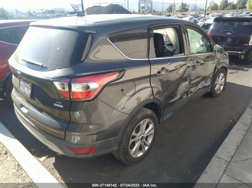 2017 FORD ESCAPE SE - 1FMCU0G96HUB67131