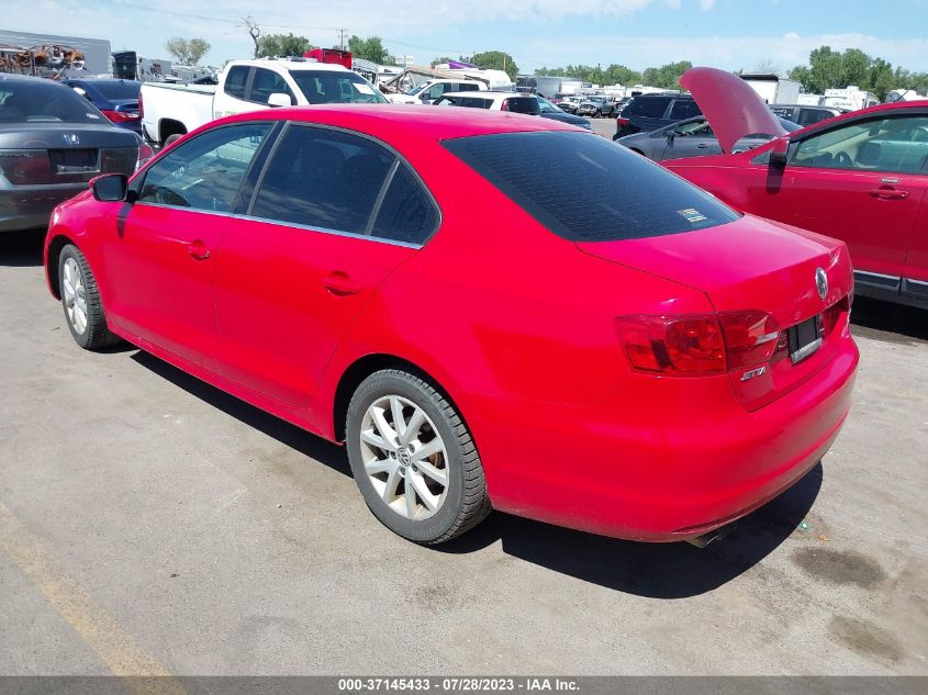 2013 VOLKSWAGEN JETTA SEDAN SE W/CONVENIENCE - 3VWBX7AJ3DM401398