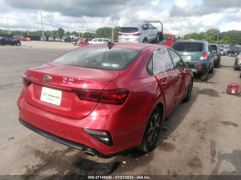 3KPF24AD4ME308590 Kia Forte LXS 4