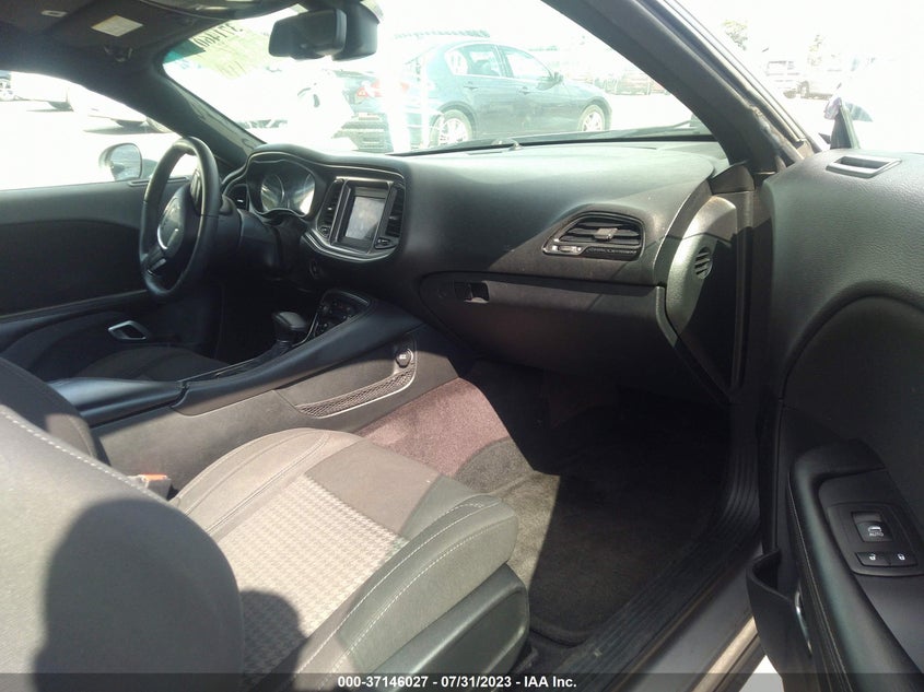 VIN 2C3CDZAG7JH121787 2018 DODGE CHALLENGER SXT