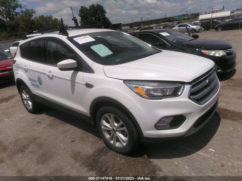 1FMCU0GD4HUE77363 2017 FORD ESCAPE, photo no. 1