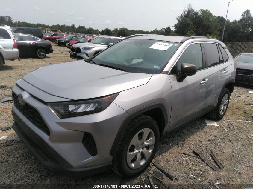 2T3F1RFV1KW003759 Toyota RAV4 LE 2