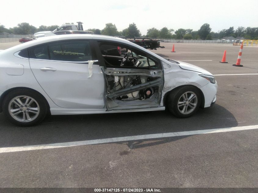 2018 CHEVROLET CRUZE LT - 1G1BE5SMXJ7130165
