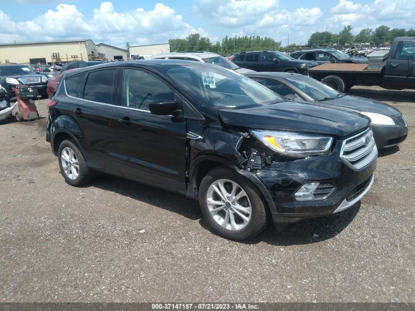 2019 FORD ESCAPE SE - 1FMCU9GD4KUA03327