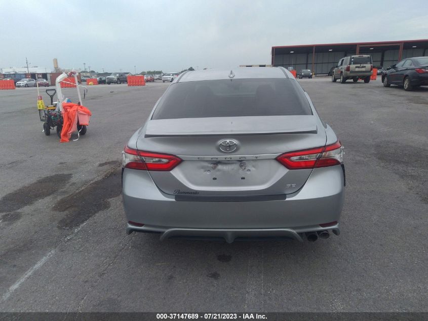 4T1B11HKXKU689747 Toyota Camry LE/SE/XLE/L 16