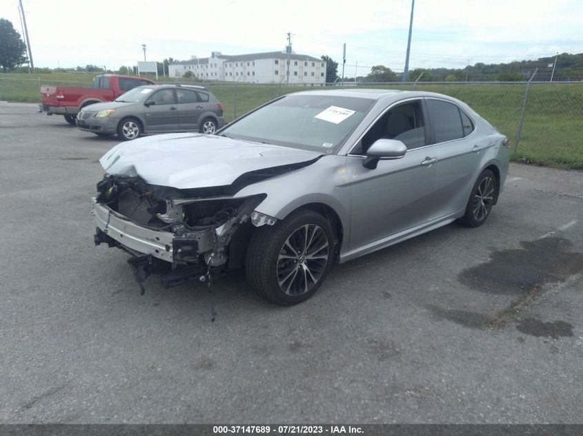 4T1B11HKXKU689747 Toyota Camry LE/SE/XLE/L 2