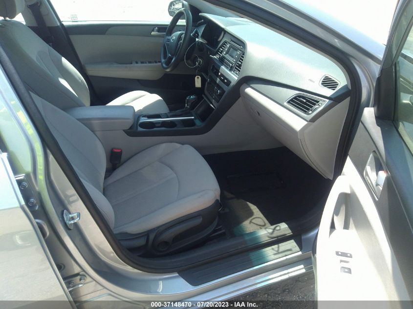 2015 HYUNDAI SONATA 2.4L SE - 5NPE24AF4FH007832