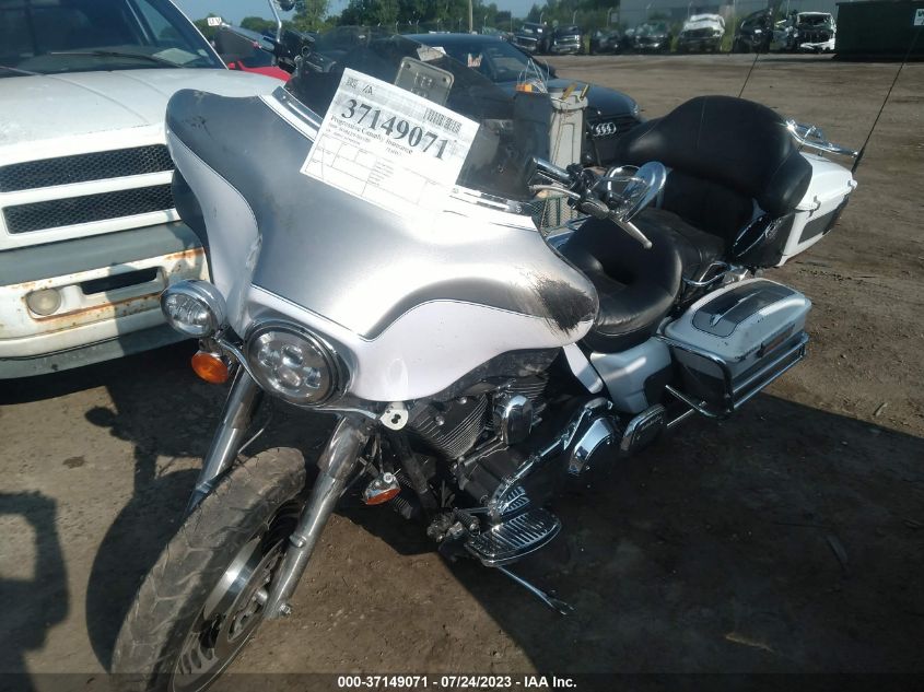 2009 HARLEY-DAVIDSON FLHTCU - 1HD1FC4139Y623598