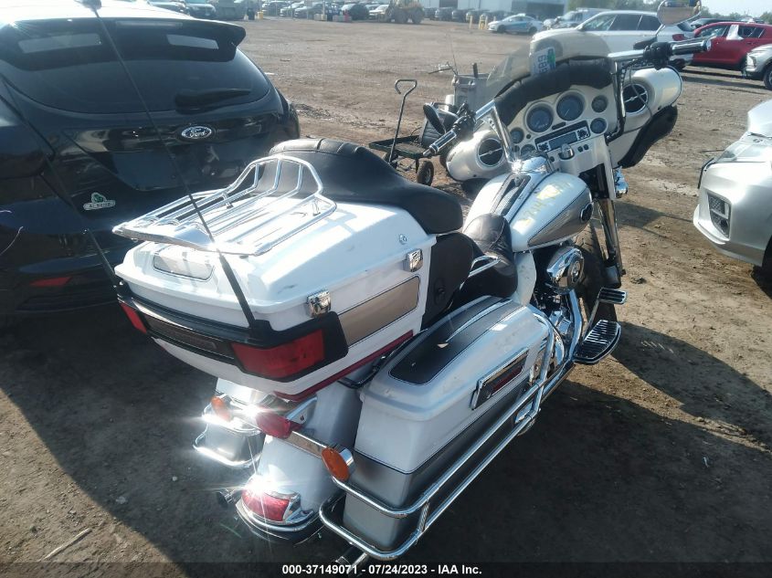 2009 HARLEY-DAVIDSON FLHTCU - 1HD1FC4139Y623598
