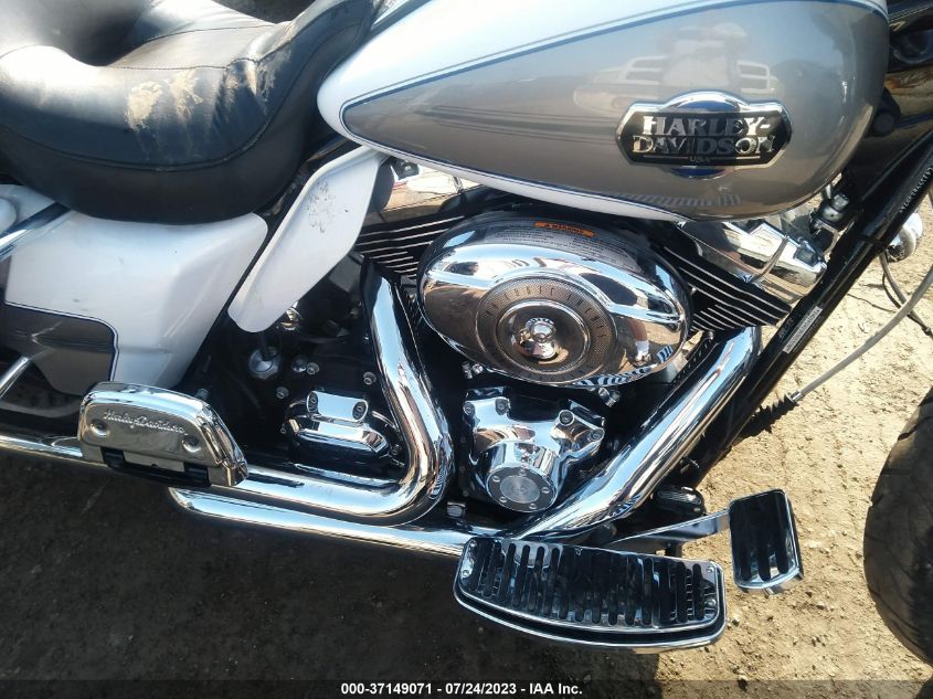 2009 HARLEY-DAVIDSON FLHTCU - 1HD1FC4139Y623598