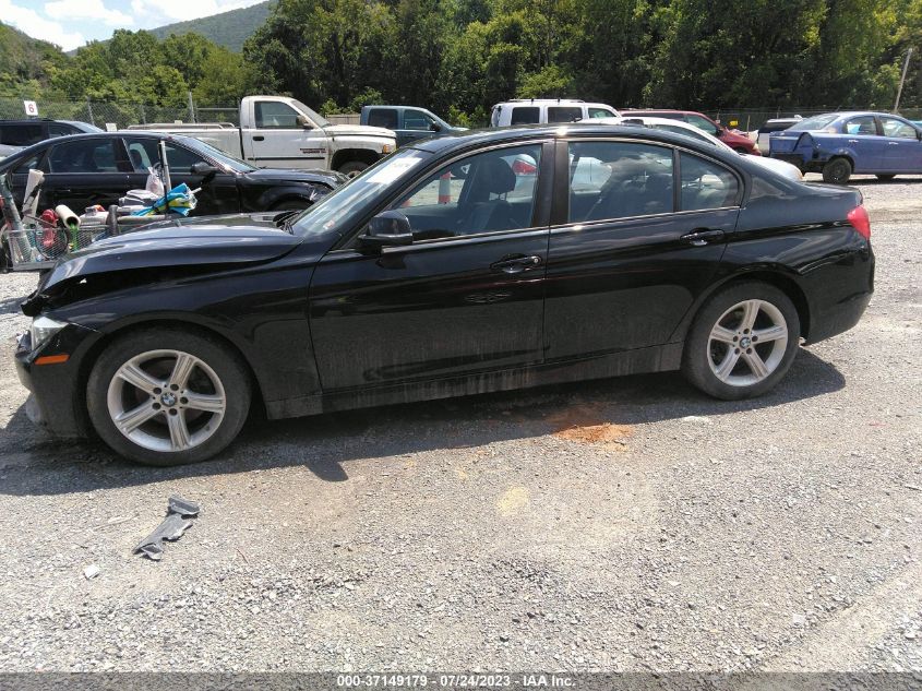 2013 BMW 3 SERIES 320I XDRIVE - WBA3C3C50DF982450