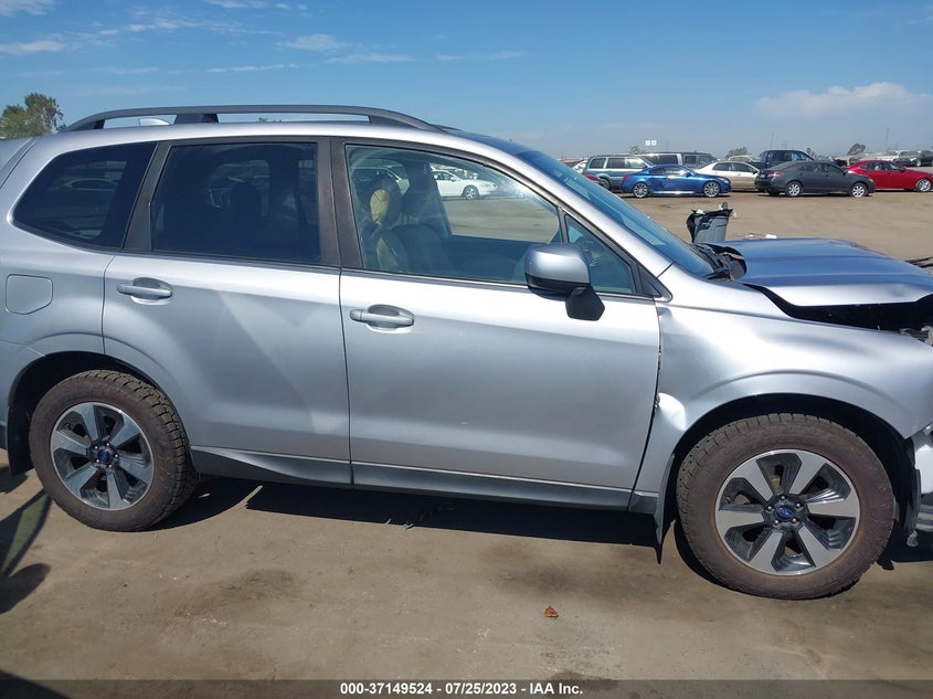 VIN JF2SJAEC8HH415998 2017 SUBARU FORESTER PREMIUM