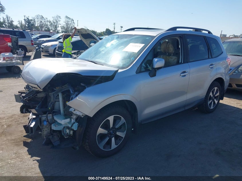 VIN JF2SJAEC8HH415998 2017 SUBARU FORESTER PREMIUM