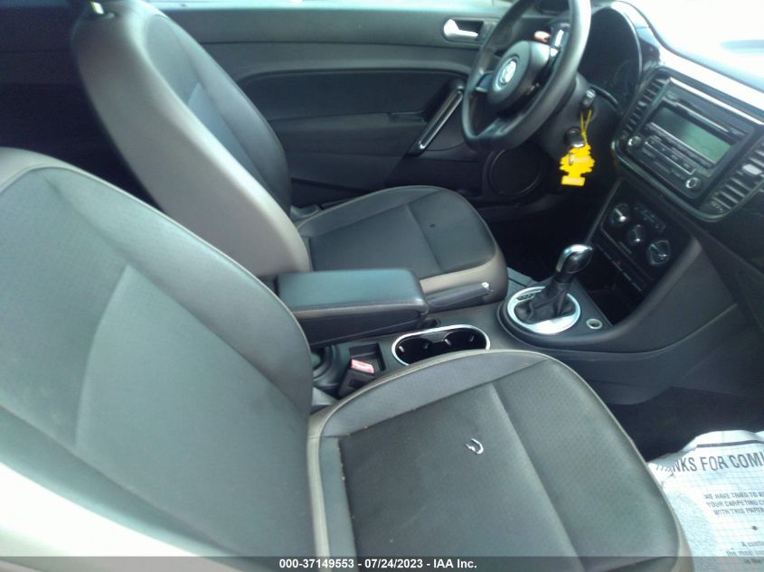 2015 VOLKSWAGEN BEETLE COUPE 1.8T FLEET EDITION - 3VWF17AT5FM640037
