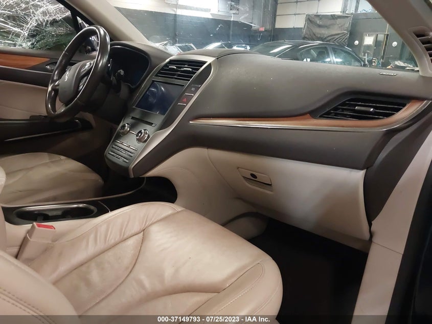 VIN 5LMCJ2D92KUL52872 2019 LINCOLN MKC SELECT