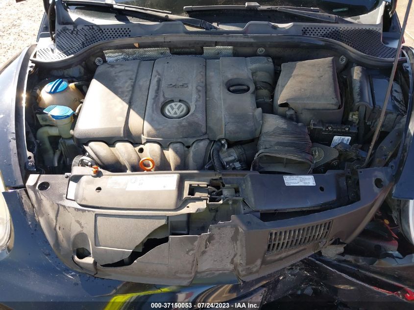 2013 VOLKSWAGEN BEETLE CONVERTIBLE 2.5L 3VW5X7AT0DM811865