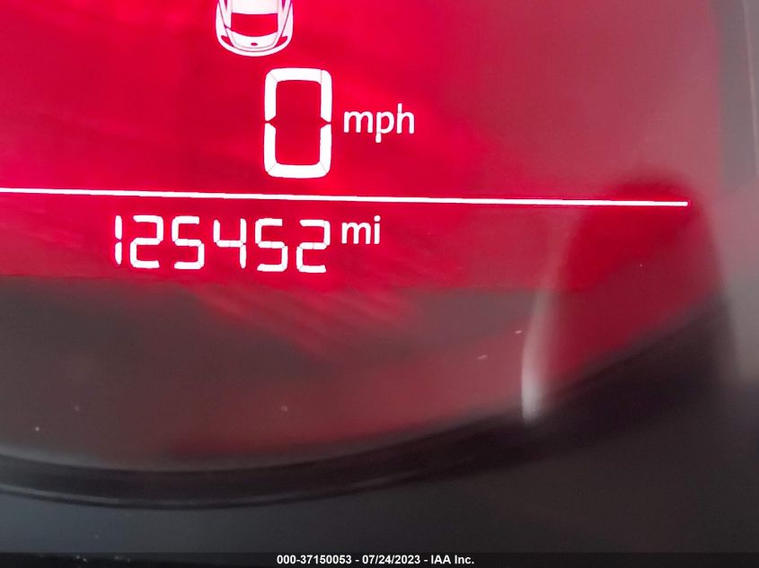 2013 VOLKSWAGEN BEETLE CONVERTIBLE 2.5L 3VW5X7AT0DM811865