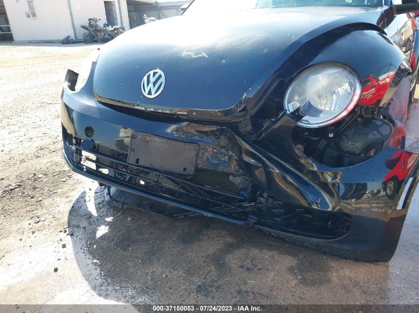 2013 VOLKSWAGEN BEETLE CONVERTIBLE 2.5L 3VW5X7AT0DM811865
