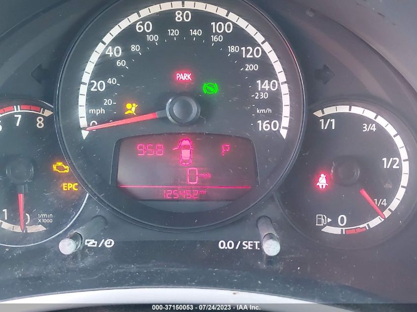 2013 VOLKSWAGEN BEETLE CONVERTIBLE 2.5L 3VW5X7AT0DM811865