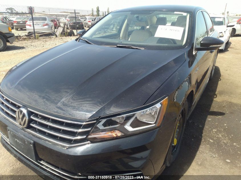 2017 VOLKSWAGEN PASSAT R-LINE - 1VWDT7A32HC072755