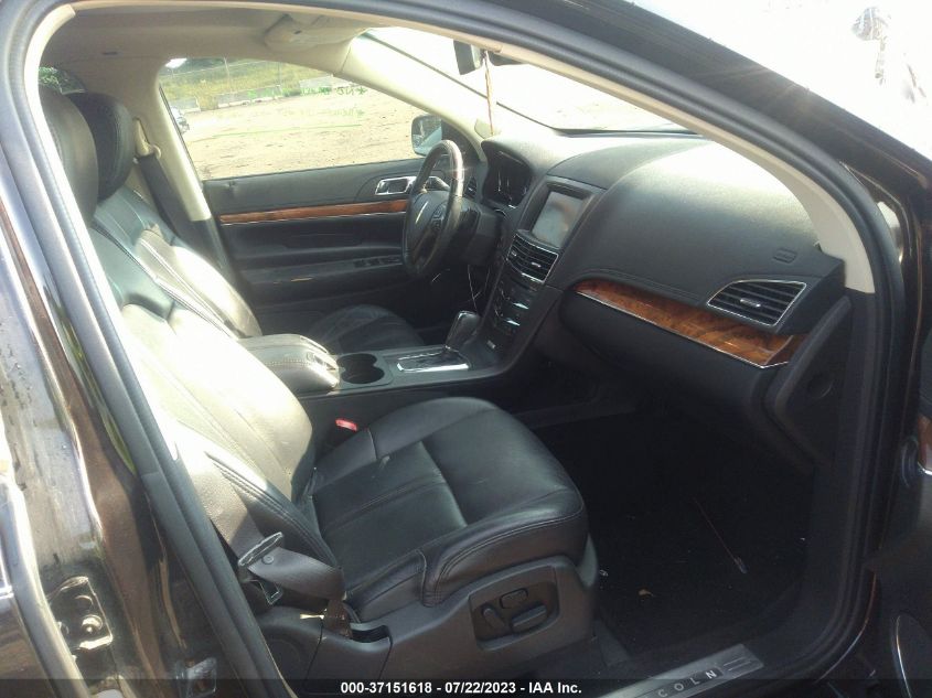 2013 LINCOLN MKT - 2LMHJ5AT3DBL59059