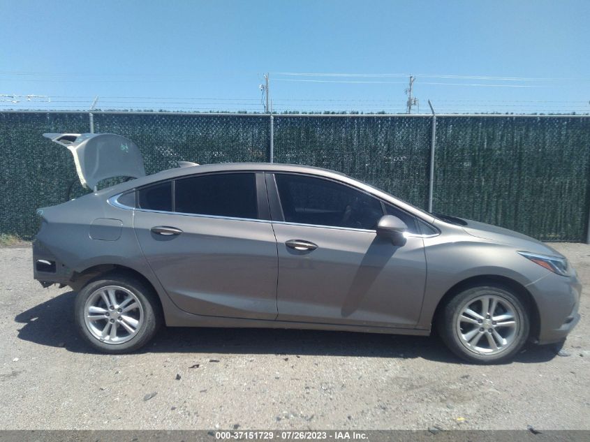 2018 CHEVROLET CRUZE LT - 1G1BE5SM0J7118431