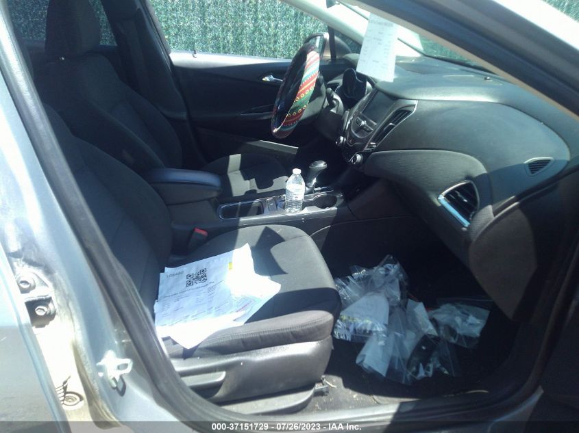 2018 CHEVROLET CRUZE LT - 1G1BE5SM0J7118431