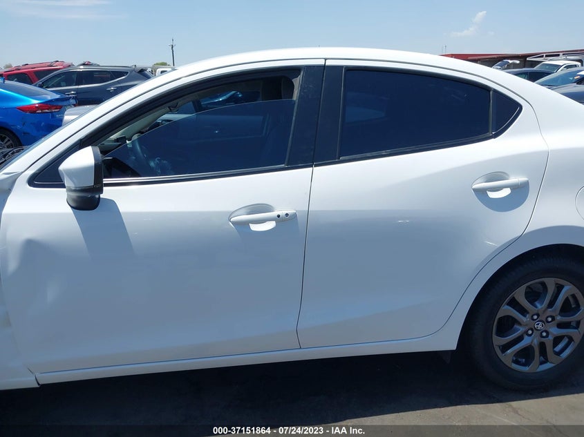 VIN 3MYDLBYV8KY511180 2019 TOYOTA YARIS SEDAN L/LE/XLE