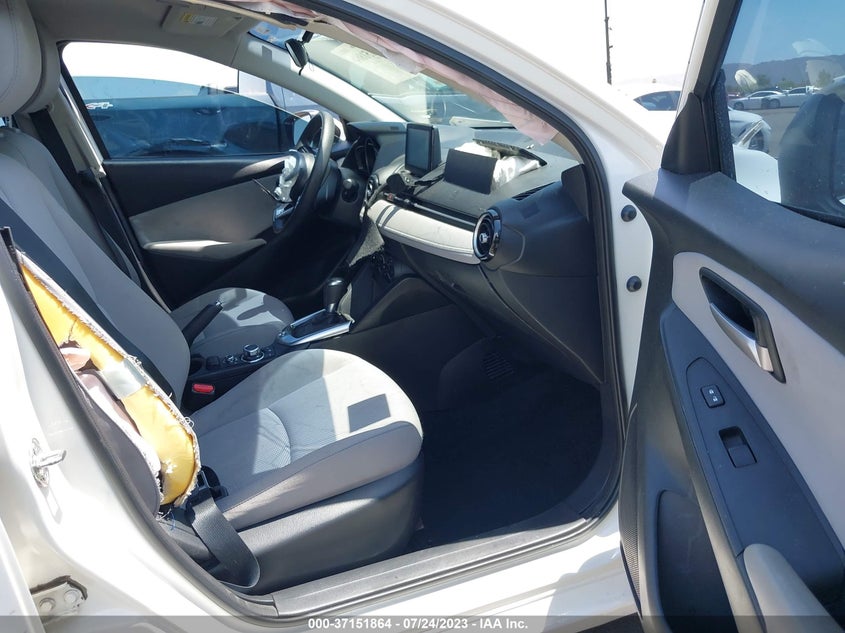 VIN 3MYDLBYV8KY511180 2019 TOYOTA YARIS SEDAN L/LE/XLE