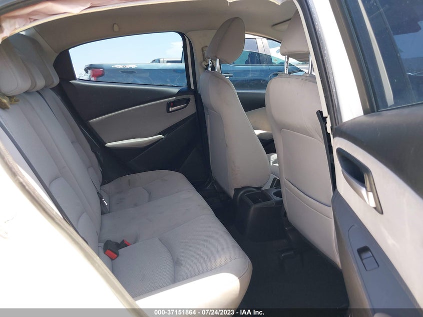 VIN 3MYDLBYV8KY511180 2019 TOYOTA YARIS SEDAN L/LE/XLE