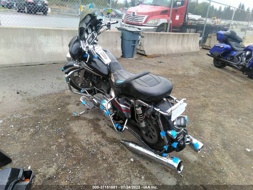 2006 HARLEY-DAVIDSON FLHTCUSE 1HD1PRE136Y952733