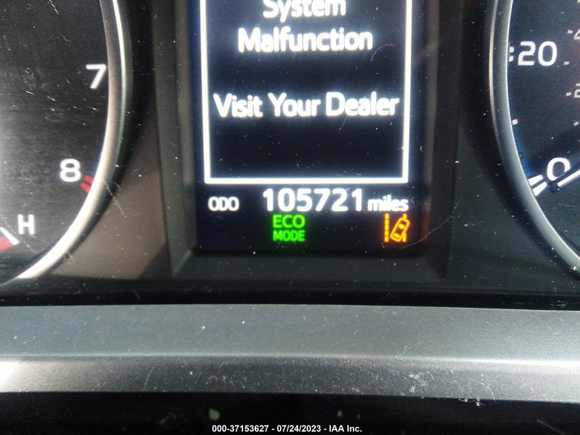 VIN JTMBFREV6JJ217953 2018 TOYOTA RAV4 LE