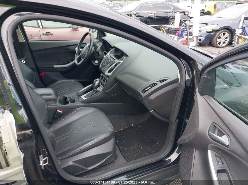 2013 FORD FOCUS SE - 1FADP3F22DL212190