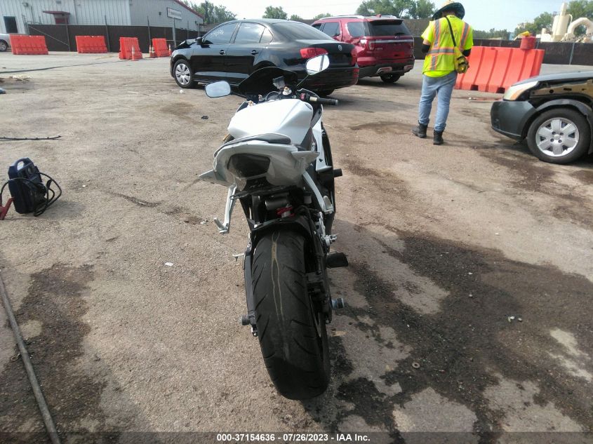 2009 YAMAHA YZFR6 JYARJ16E89A010307