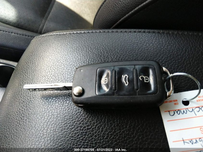 2013 VOLKSWAGEN JETTA SEDAN SE W/CONVENIENCE/SUNROOF - 3VWDP7AJ1DM373674
