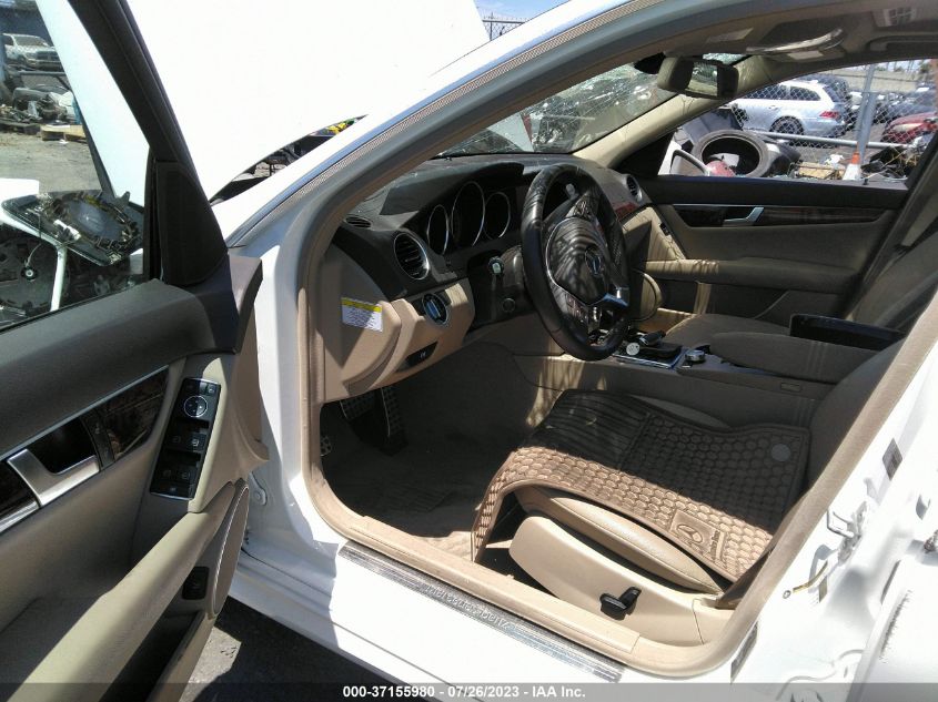 2014 MERCEDES-BENZ C-CLASS C 250 - WDDGF4HB2ER314008
