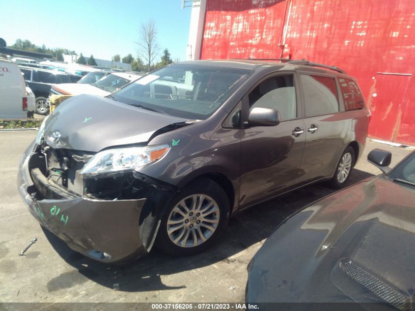 5TDYK3DC6GS734443 2016 TOYOTA SIENNA - Image 2