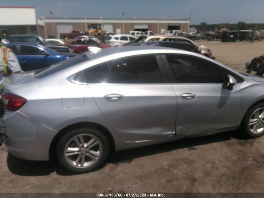 2018 CHEVROLET CRUZE LT - 1G1BE5SM5J7239875