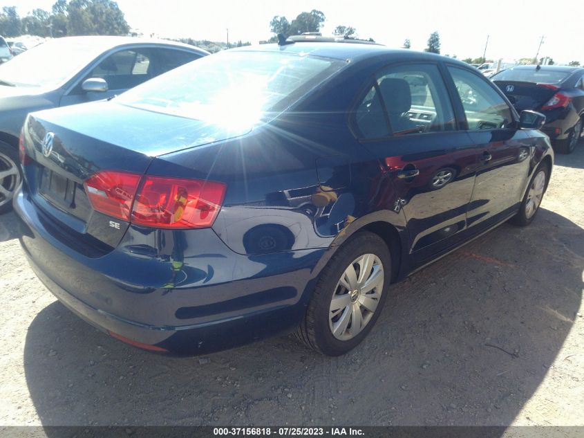 2014 VOLKSWAGEN JETTA SEDAN SE - 3VWD17AJXEM401832