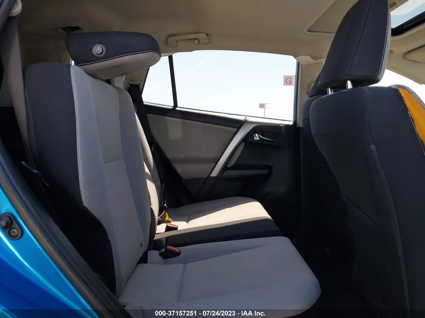 VIN JTMRFREV6HJ172666 2017 TOYOTA RAV4 XLE