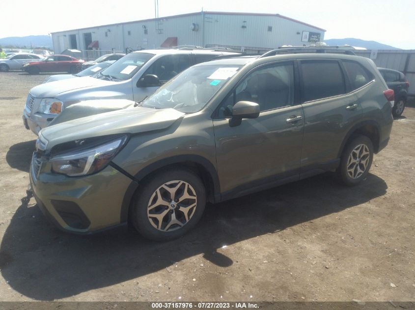 JF2SKAFC0MH450704 Subaru Forester PREMIUM 2