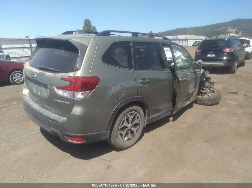 JF2SKAFC0MH450704 Subaru Forester PREMIUM 4